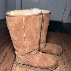 UGG Australia Original Classic Tall Shearling Lined Boots size 8